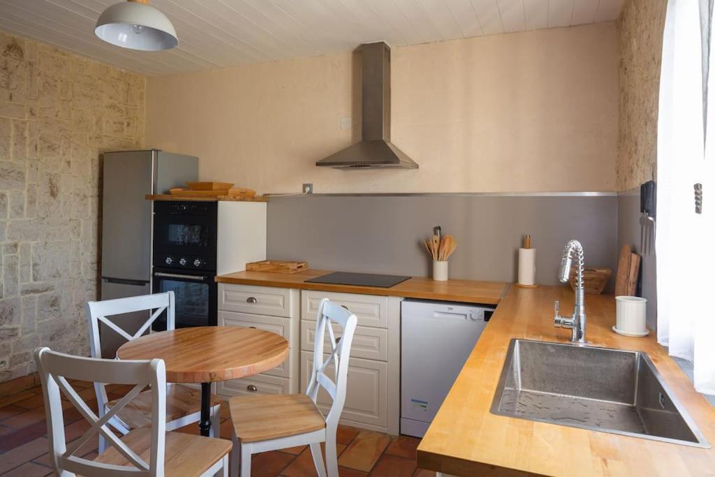 Le Mas de Peaudure au coeur de la Camargue Arles Extérieur photo